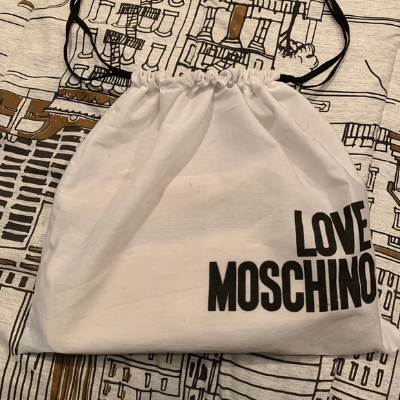 Love Moschino Chain Crossbody Strap Flap Bag - Picture 2 of 5